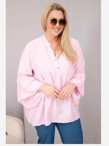 Dámska viskózová blúzka plus size s volánovým rukávom a V-výstrihom cukríková ružová
