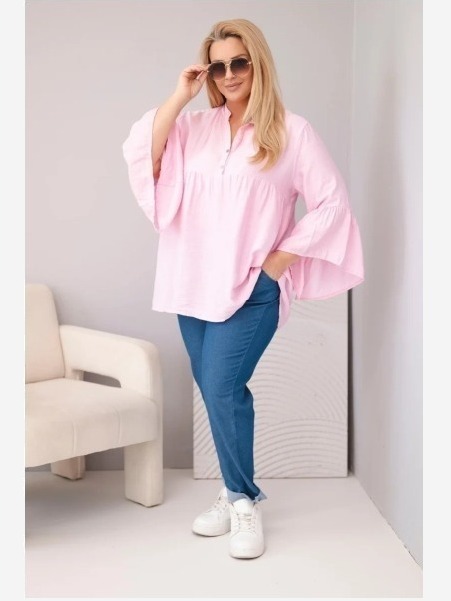 Dámska viskózová blúzka plus size s volánovým rukávom a V-výstrihom cukríková ružová