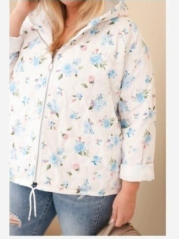 Dámska jarná bunda Plus Size s drobným kvetinovým vzorom modrá