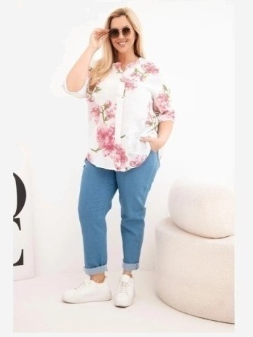 Dámska bavlnená blúzka Plus Size s výstrihom do V s kvetinovým vzorom biela