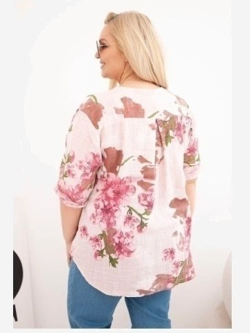 Dámska bavlnená blúzka Plus Size s výstrihom do V v kvetinovom vzore púdrová ružová