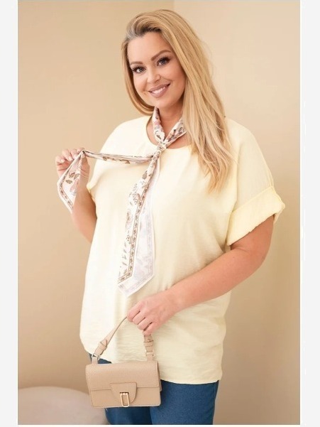 Dámska viskózová blúzka Plus Size s krátkym rukávom a ozdobnou šatkou žltá