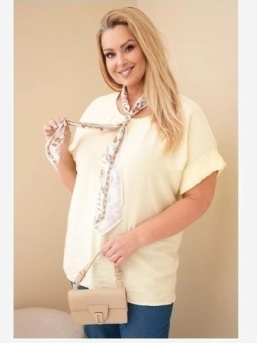 Dámska viskózová blúzka Plus Size s krátkym rukávom a ozdobnou šatkou žltá
