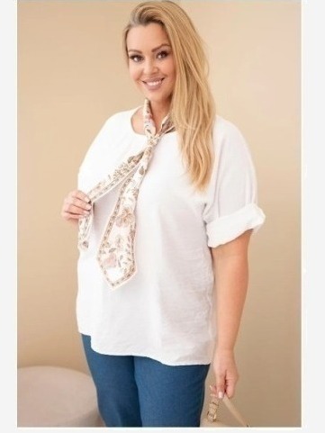 Dámska viskózová blúzka Plus Size s krátkym rukávom a ozdobnou šatkou biela