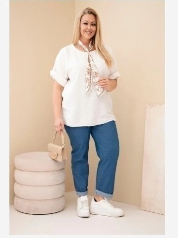 Dámska viskózová blúzka Plus Size s krátkym rukávom a s ozdobnou šatkou béžová