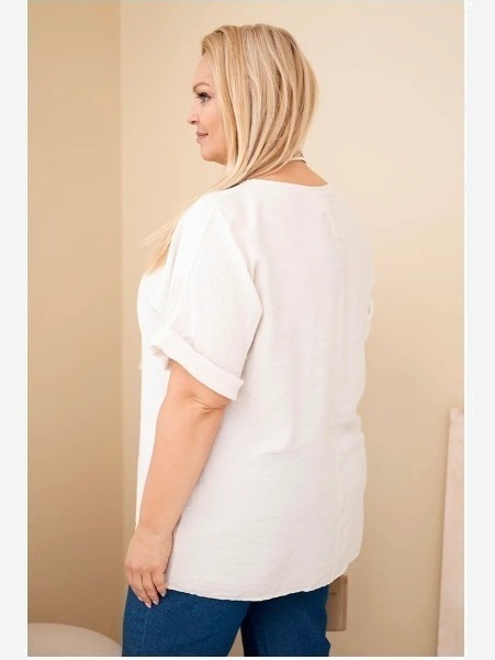 Dámska viskózová blúzka Plus Size s krátkym rukávom a s ozdobnou šatkou béžová