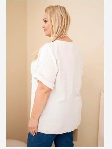 Dámska viskózová blúzka Plus Size s krátkym rukávom a s ozdobnou šatkou béžová