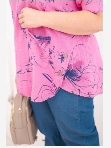 Dámska bavlnená blúzka Plus Size s krátkym rukávom a vreckom ružová