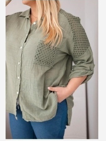 Dámska viskózová košeľa Plus Size s golierom a čipkovou vsadkou khaki