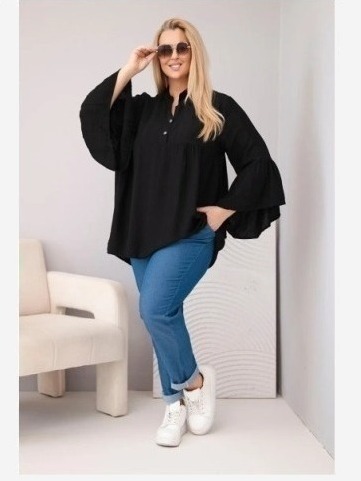 Dámska viskózová blúzka Plus Size s volánovým rukávom a výstrihom do V čierna