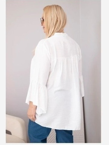 Dámska viskózová blúzka Plus Size s volánovým rukávom a výstrihom do V biela