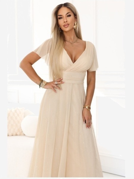 635-9 MELANIA Dlhé lesklé šaty na svadbu s výstrihom a krátkym rukávom - béžové