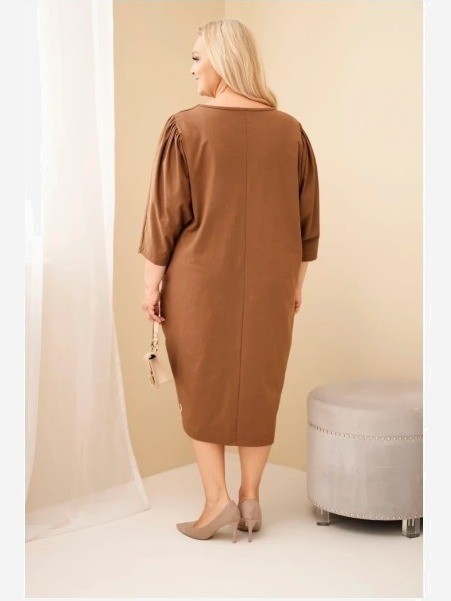 Dámske šaty Plus Size s vreckami camelová
