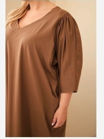 Dámske šaty Plus Size s vreckami camelová