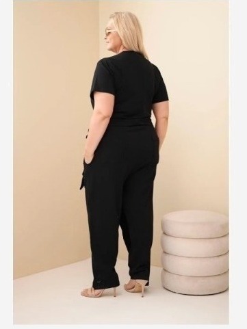 Dámsky bavlnený overal Plus Size so zaväzovaním v páse čierny