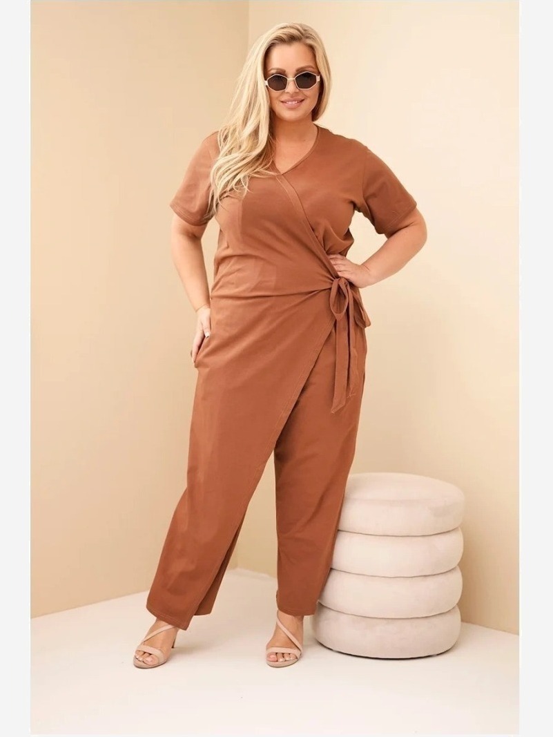 Dámsky bavlnený overal Plus Size s viazaním v páse camelový