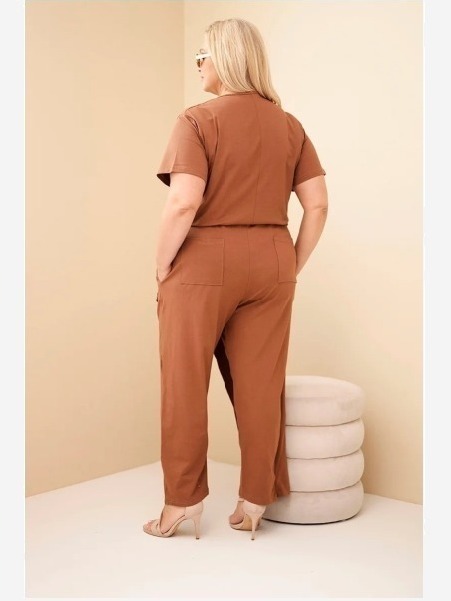Dámsky bavlnený overal Plus Size s viazaním v páse camelový