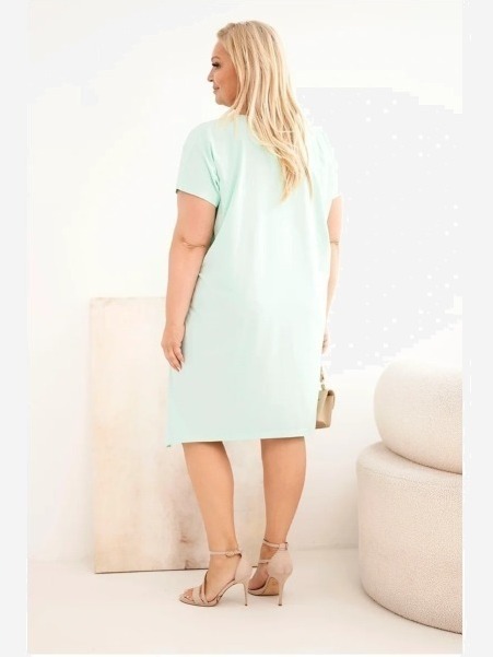 Dámske bavlnené šaty Plus Size s brošňou a výstrihom mätová