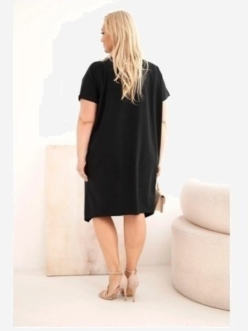 Dámske bavlnené šaty Plus Size s brošňou a výstrihom čierna