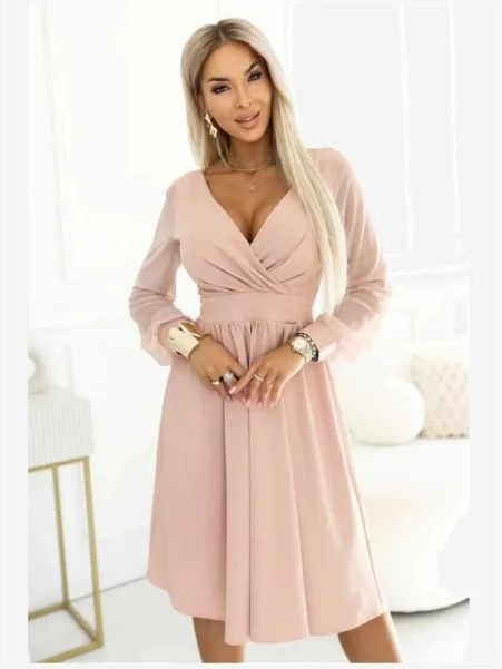 657-2 Elegantné midi šaty s kaskádovým výstrihom a tylovými rukávmi - béžové