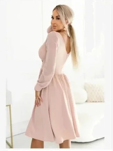 657-2 Elegantné midi šaty s kaskádovým výstrihom a tylovými rukávmi - béžové