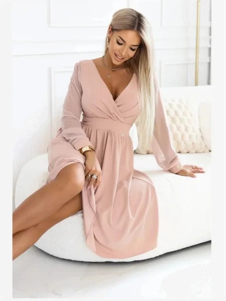 657-2 Elegantné midi šaty s kaskádovým výstrihom a tylovými rukávmi - béžové