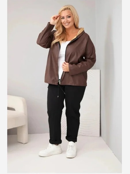 Dámska bunda Plus Size s kapucňou a nastaviteľným spodkom hnedá