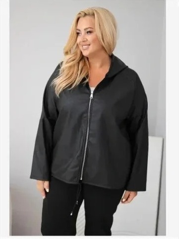 Dámska bunda Plus Size s kapucňou a nastaviteľným spodkom čierna