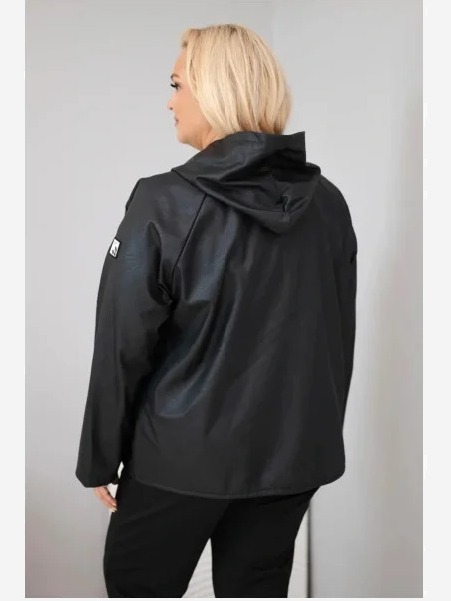 Dámska bunda Plus Size s kapucňou a nastaviteľným spodkom čierna