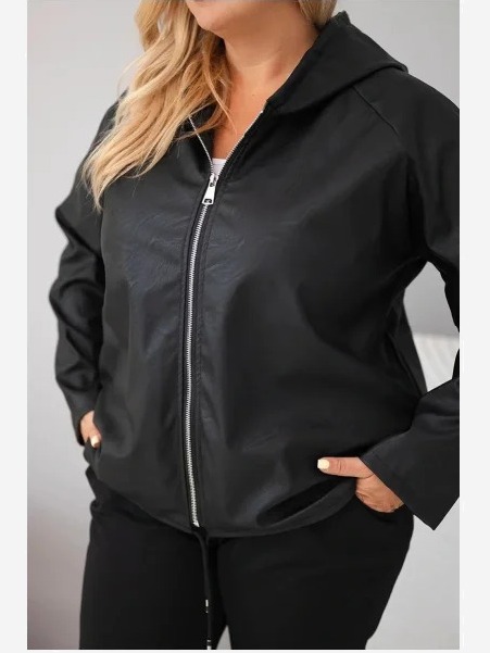 Dámska bunda Plus Size s kapucňou a nastaviteľným spodkom čierna