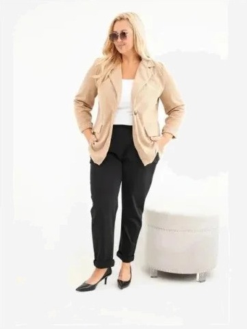 Dámsky sako Plus Size z manšestru s klopami a vreckami camelová