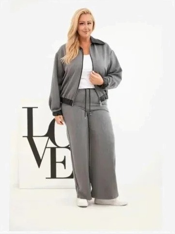 Dámsky komplet Plus Size s mikinou na zips a širokými nohavicami grafitový