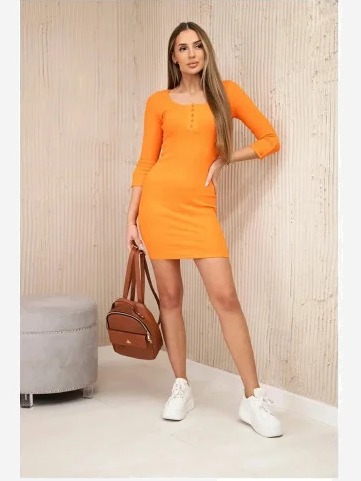 Šaty s výstrihom oranžový