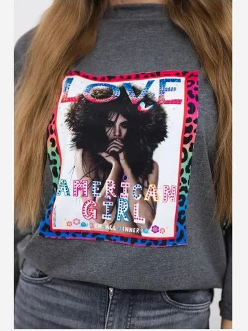 tričko s grafikou American Girl sivá