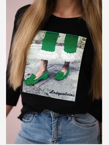 Tričko s grafikou 3D so zirkónmi čierna