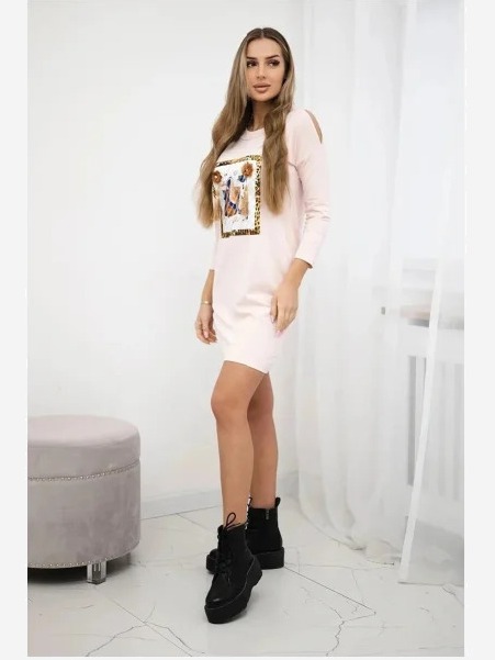 Šaty s grafikou 3D a ozdobnými strapcami ružová