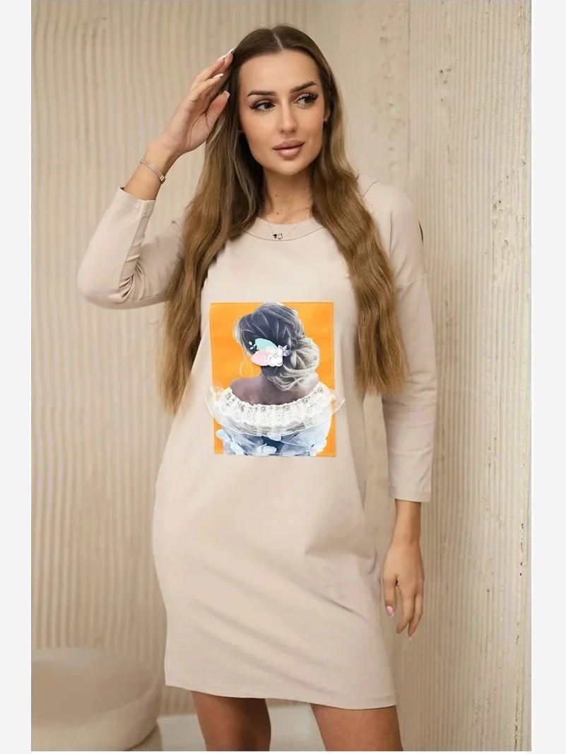 Šaty s grafikou 3D béžový