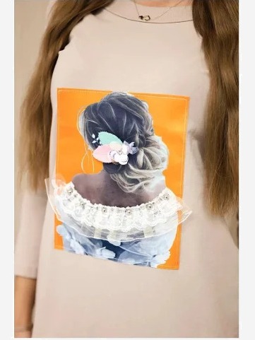 Šaty s grafikou 3D béžový