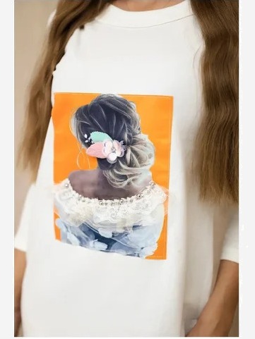 Šaty s grafikou 3D biela