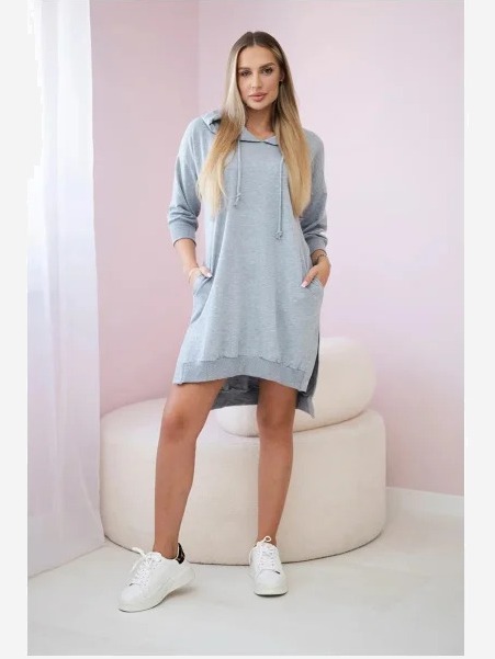 Šaty s kapucňou a dlhším chrbtom šedá