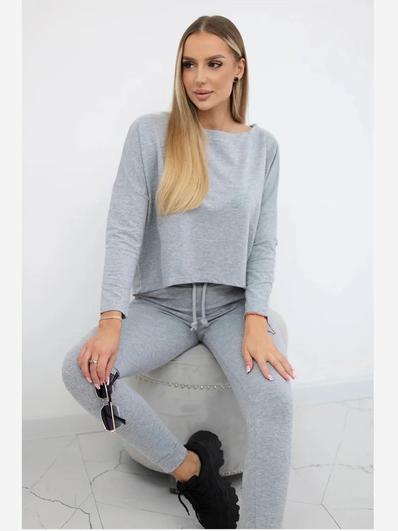 Sada šedá