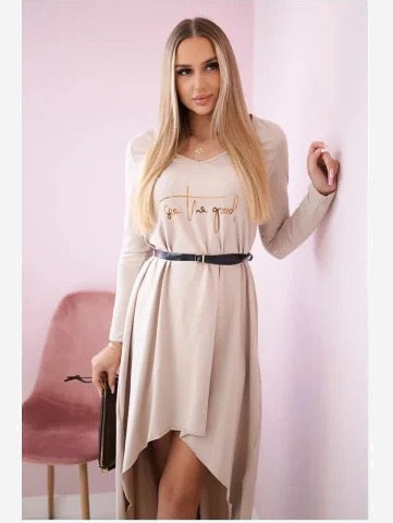 Šaty s ozdobným opaskom a nápisom béžový