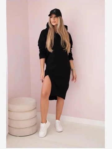 Šaty s kapucňou a bočným rozparkom čierna
