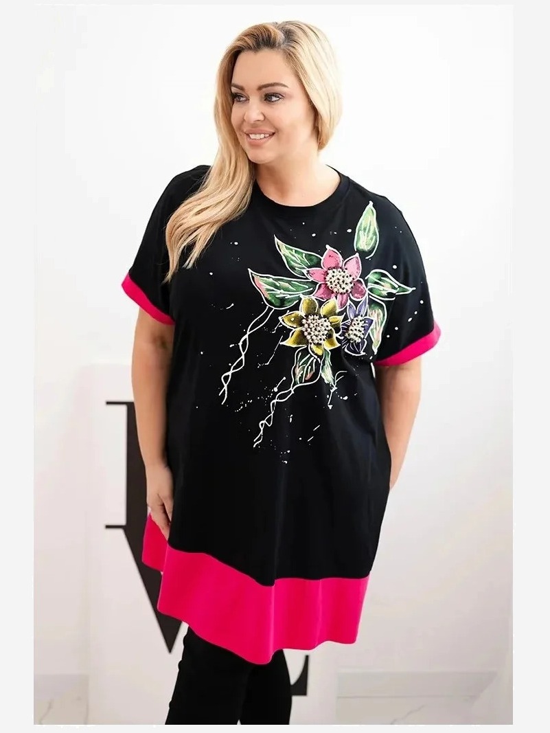 Fuksiová dámska tunika Plus Size s kvetinovým vzorom a ozdobnými perličkami