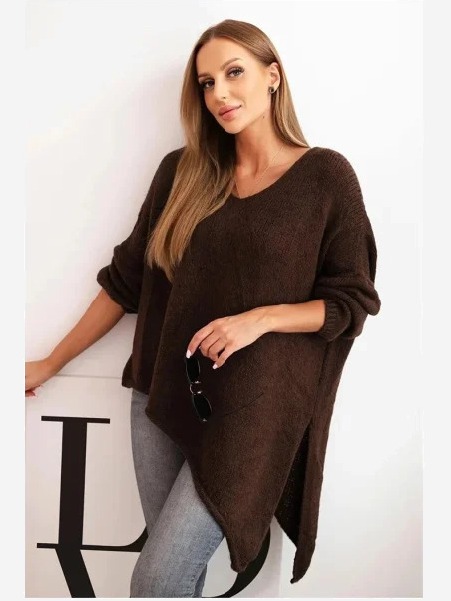 Dámsky asymetrický sveter z vlny Plus Size s výstrihom do V hnedý