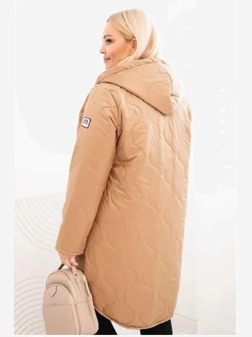 Dámska zimná prešívaná bunda Plus Size s kapucňou camelová