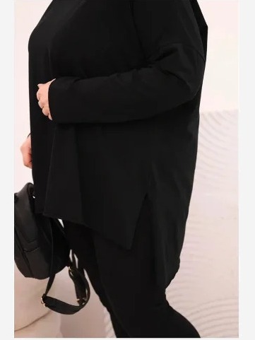 Dámska blúzka Plus Size asymetrická s dlhým rukávom čierna