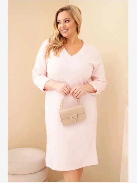 Dámska sukňa Plus Size maslová s výstrihom V a rukávom pudrová ružová