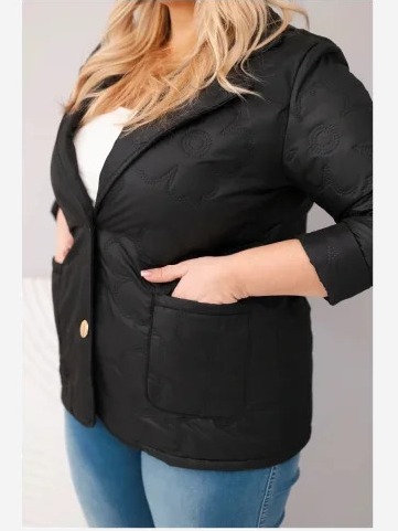 Dámska bunda Plus Size prešívaná s kvetmi s golierom a vreckami čierna