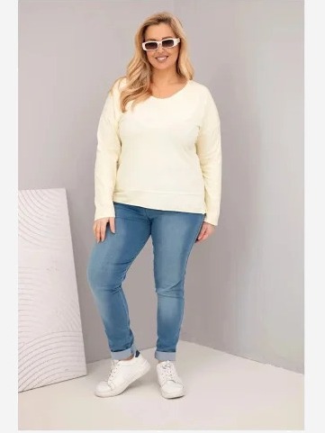 Dámska blúzka Plus Size s výstrihom do V a dlhším chrbtom žltá